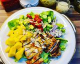 Pas rețetă Salată cu piept de pui la grătar, mango și avocado 2 fotografie