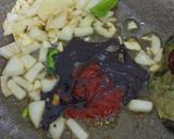 Foto langkah ke 2 dari resep Ayam goreng mentega.