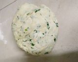 A picture of step 2 of Paneer Thepla.