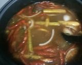 Foto langkah ke 2 dari resep Tom yam sup isi seafood.