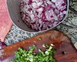Foto del paso 2 de la receta: Pollo al verdeo en disco de arado!!