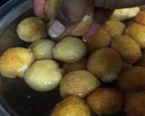 A picture of step 8 of Dahi Bhalle Dahi Wada.