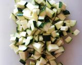 Foto del passaggio 2 della ricetta Fusilli zucchine e salsiccia 🌷