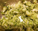 Foto del paso 1 de la receta: Tortilla de Brócoli y queso light
