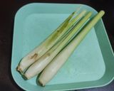 Foto langkah ke 1 dari resep Es Sereh Lemon.