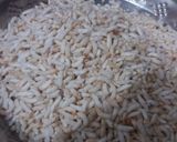 A picture of step 1 of Bhelpuri.