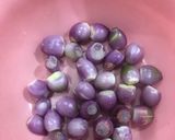 Hình bước làm 1 của món Hành phi giòn rùm rụm
