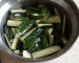 醃脆瓜配地瓜稀飯（小黃瓜）的食譜步驟3照片