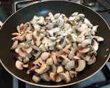 Gombaszószos melegszendvics recept fázis 2 fotója