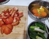 Foto langkah ke 1 dari resep Chinese Tomato Egg Stir Fry.