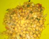 A picture of step 3 of Cholay in Papadri katori.