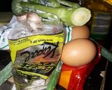 Foto langkah ke 1 dari resep Mie Goreng Brokoli.