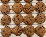 Foto langkah ke 7 dari resep Chocolate Chips Cookies.