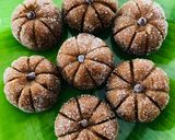 A picture of step 4 of Biscoff pumpkin peda.