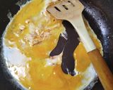 Foto langkah ke 1 dari resep Nasi Goreng Telur Sosis.