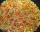 Foto del paso 1 de la receta: Merluza con calabacín y pimientos rojos a la bechamel