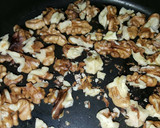 Foto del paso 1 de la receta: Pastas con salsa de nueces
