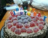 Foto del paso 7 de la receta: Torta de cumpleaños con gomitas de gelatina