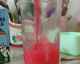 Foto langkah ke 1 dari resep Strawberry milk yakult 🍺🍓.