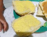Foto langkah ke 3 dari resep Roti bakar biskuit gurih mix keju.