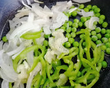 Foto del paso 2 de la receta: NASI GORENG (arroz frito malayo)