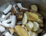 A picture of step 1 of Prawn chukka.