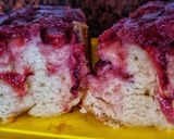Foto del paso 4 de la receta: Budín invertido de frutilla 🍓