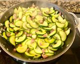 Foto del paso 4 de la receta Pastel con calabacín y salchichas “sin glúten”(Cake with zucchini and “gluten-free” sausages)