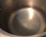 Une image de l'étape 2 de Panais sautés au miel et oignon de roscoff.
