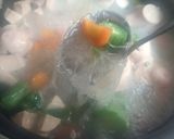 Foto langkah ke 3 dari resep Sop oyong soun sosis.