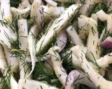 A picture of step 5 of Kohlrabi and fennel salad - vegan.