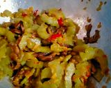 Foto langkah ke 6 dari resep 192. Tumis Pare Cumi Asin.