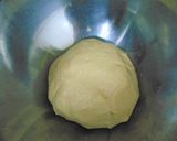 Foto del paso 6 de la receta: 🌯Empanada de morcilla🌭 y pera🍐 con masa casera