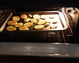 Foto del paso 1 de la receta: Dorada al pimentón y patatas asadas con mantequilla