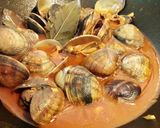 Foto del paso 5 de la receta: Almejas a la marinera 🐚🥘