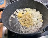 Une image de l'étape 7 de Dahl au curry jaune, légumes, cajous et gingembre au lait de coco.