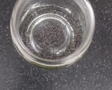 A picture of step 1 of Kiwi Chia Seeds Pudding.