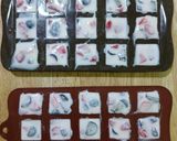 Foto langkah ke 4 dari resep Mix Berry Yoghurt Bites.