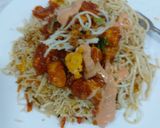 A picture of step 9 of Singaporean rice noodles.