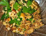 Foto del paso 6 de la receta: Ravioli y canelón de pollo y setas en teriyaki de ginebra