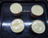 Foto langkah ke 5 dari resep Creamy Matcha Castella Cupcake.