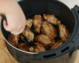 Foto langkah ke 2 dari resep Sayap Ayam Kecap Inggris Devina Hermawan.