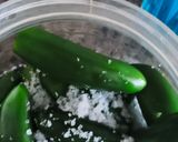 صورة لخطوة 4 من وصفة مكدوس الفليفله محشيه بالجبنه