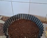 Foto del paso 3 de la receta: Tarta de bananas y dulce de leche con merengue sin harina