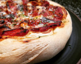 Foto del paso 8 de la receta: Coca o pizza de panceta, anchoas y parmesano
