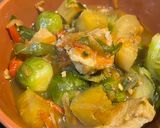 Foto del paso 6 de la receta: Cazuela de pollo con repollitos de Bruselas