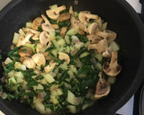 Foto del paso 1 de la receta: Salsa de espinaca y hongo