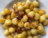 Foto del paso 5 de la receta: Ñoquis a la sartén 🥓🧈