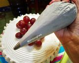 Foto langkah ke 5 dari resep Cake Hias Model Keranjang Anyaman.