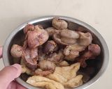Foto langkah ke 2 dari resep Ampela Ayam Tahu Bumbu Pedas.